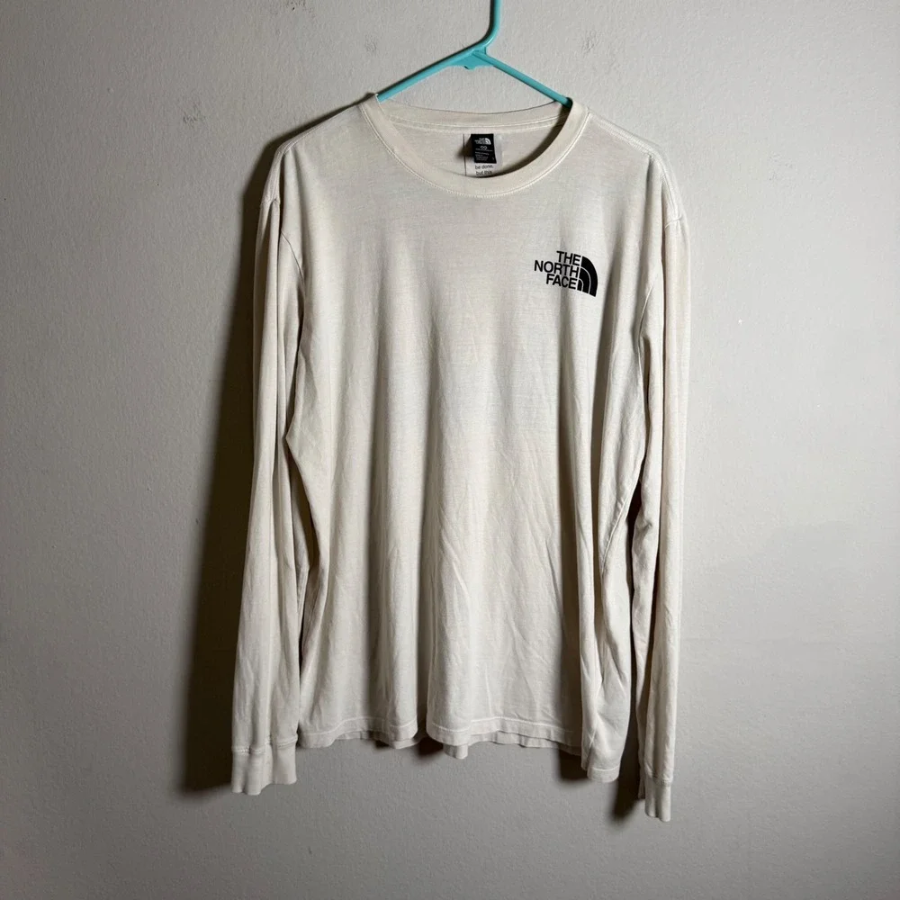 The North Face Mens Circular Design Long Sleeve Graphic T-Shirt Off-White Large